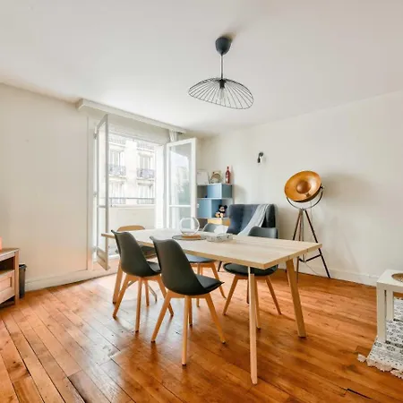 T2 Avec Superbe Balcon A 17eme * Parigi