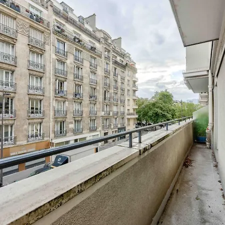 T2 Avec Superbe Balcon A 17eme Appartamento