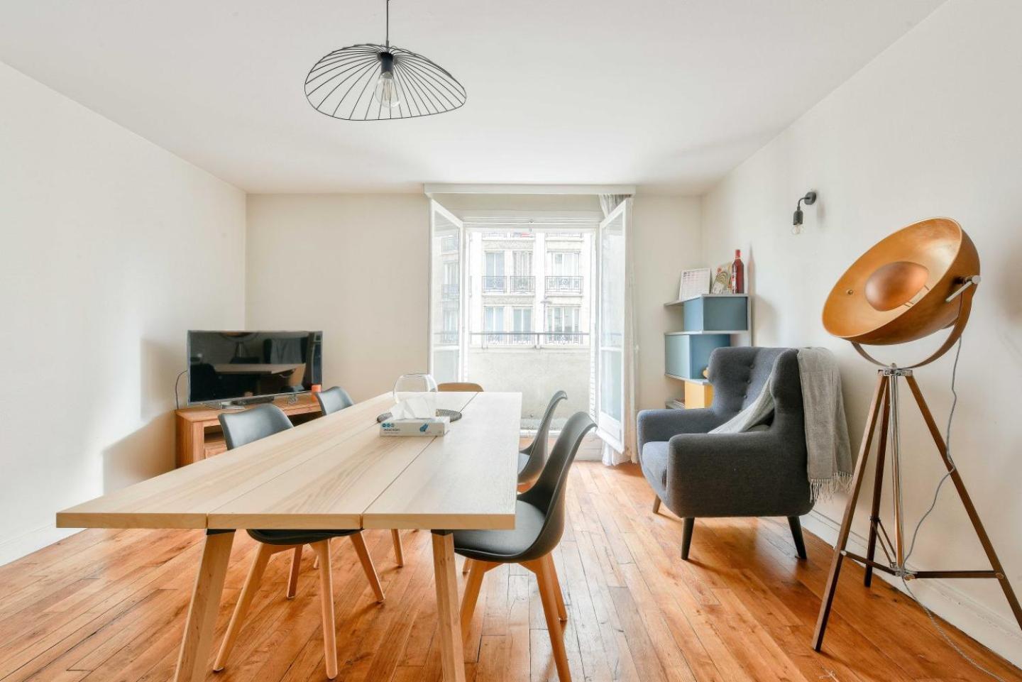 Apartment T2 Avec Superbe Balcon A 17eme